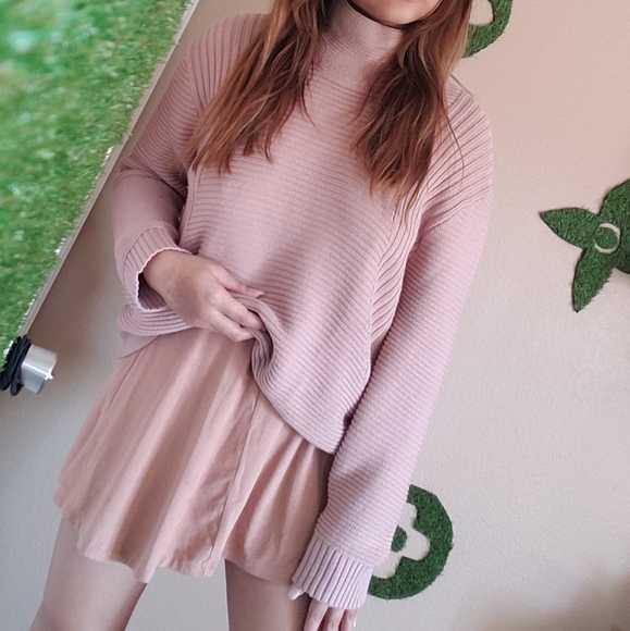 Blush Pink Turtleneck Sweater - Picture 3 of 3